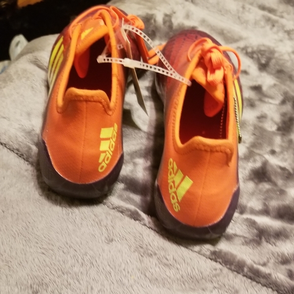 ADIDAS PREDATOR - Picture 2 of 5